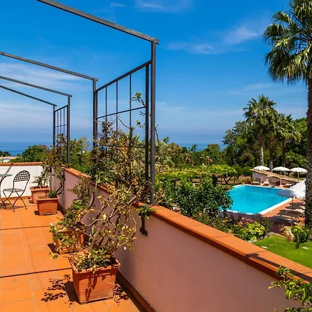 Donnafugata Villa *