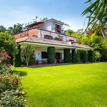 Donnafugata Villa *